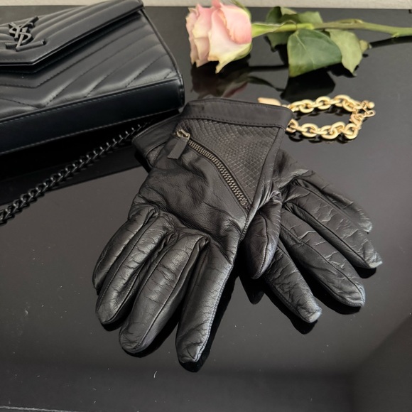 Bloomingdale’s leather and cashmere lined gloves - Picture 13 of 16